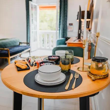 Apartment Roomchic - Les Ambassadeurs
