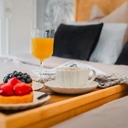 Roomchic - Les Ambassadeurs Apartment *