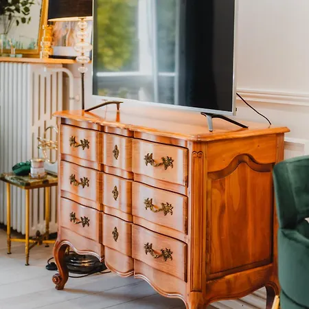 Roomchic - Les Ambassadeurs Apartment Vichy