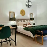 Roomchic - Les Ambassadeurs Apartment Vichy