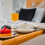 Roomchic - Les Ambassadeurs Apartment *