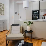 Roomchic - Les Ambassadeurs Apartment *
