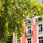 Roomchic - Les Ambassadeurs Apartament