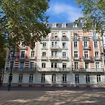 Roomchic - Les Ambassadeurs Apartment *