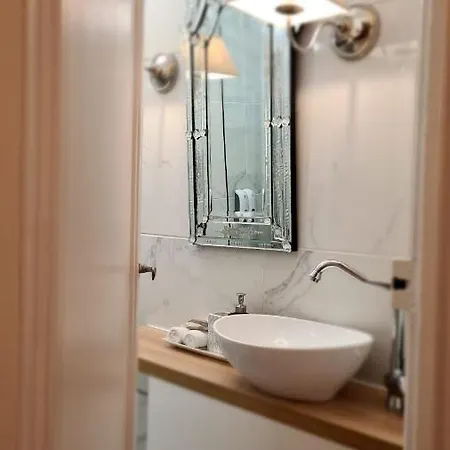 Roomchic - Les Ambassadeurs