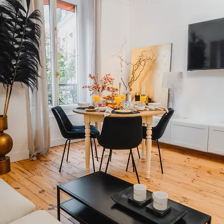 Roomchic - Les Ambassadeurs * Виши