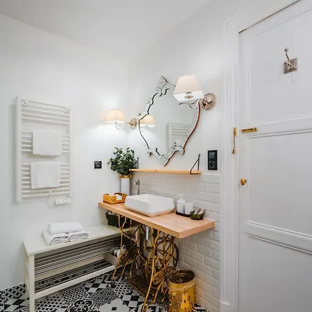 Roomchic - Les Ambassadeurs *