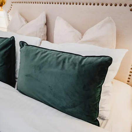 Roomchic - Les Ambassadeurs