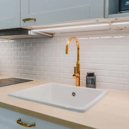 Roomchic - Les Ambassadeurs *