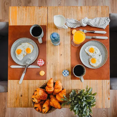 Roomchic - Les Ambassadeurs