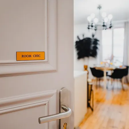 Roomchic - Les Ambassadeurs *