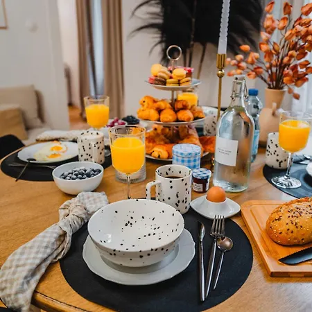 Roomchic - Les Ambassadeurs