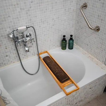 Roomchic - Les Ambassadeurs * Виши