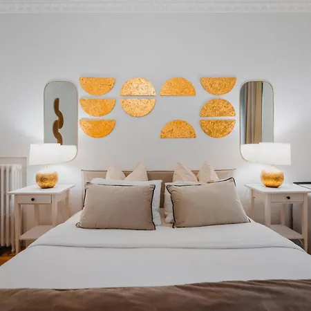 Roomchic - Les Ambassadeurs Apartmán *