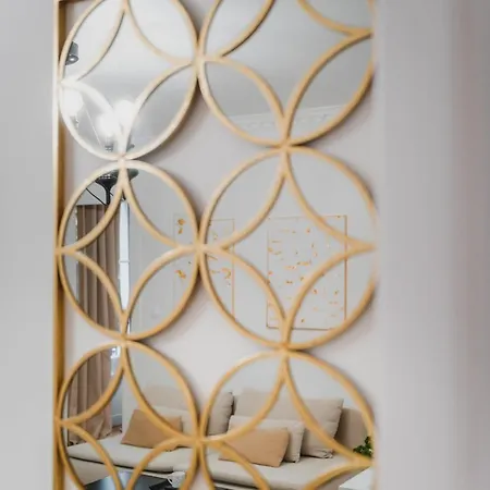 Roomchic - Les Ambassadeurs *