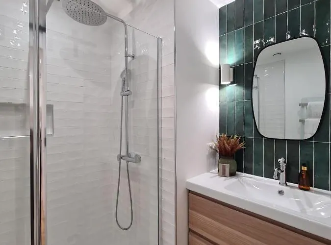 Roomchic - Les Ambassadeurs Apartament