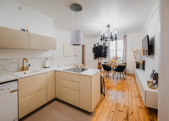 Roomchic - Les Ambassadeurs Apartament