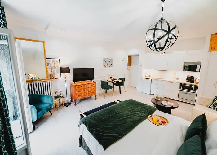 Roomchic - Les Ambassadeurs *