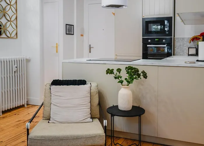 Roomchic - Les Ambassadeurs Apartament *