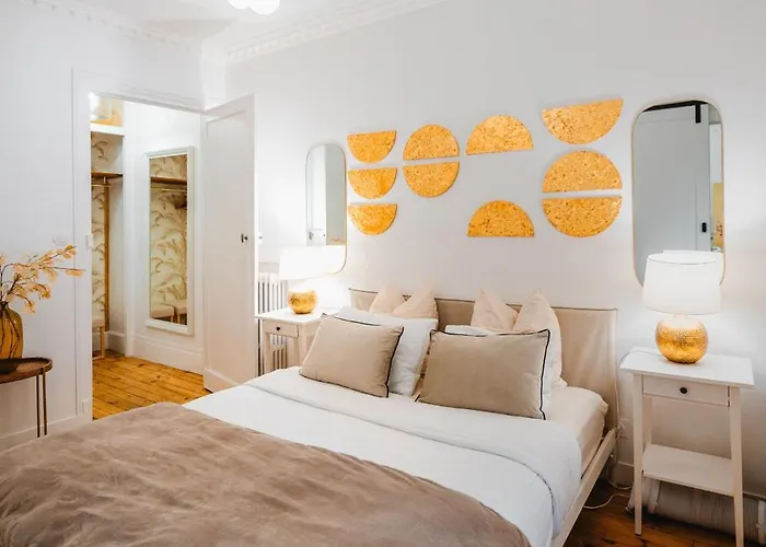 Roomchic - Les Ambassadeurs Apartament *