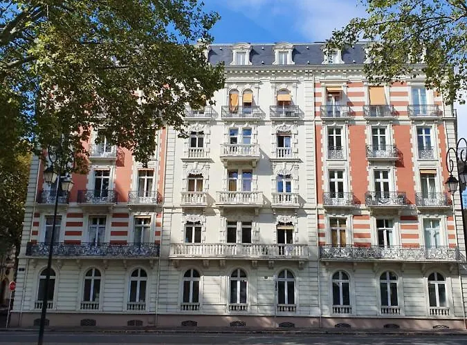 Roomchic - Les Ambassadeurs Apartament *