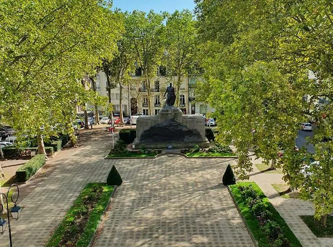 Roomchic - Les Ambassadeurs